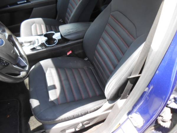 2016 Ford, Import USA — Foto 10 z 12