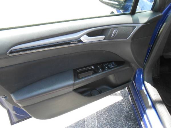 2016 Ford, Import USA — Foto 9 z 12
