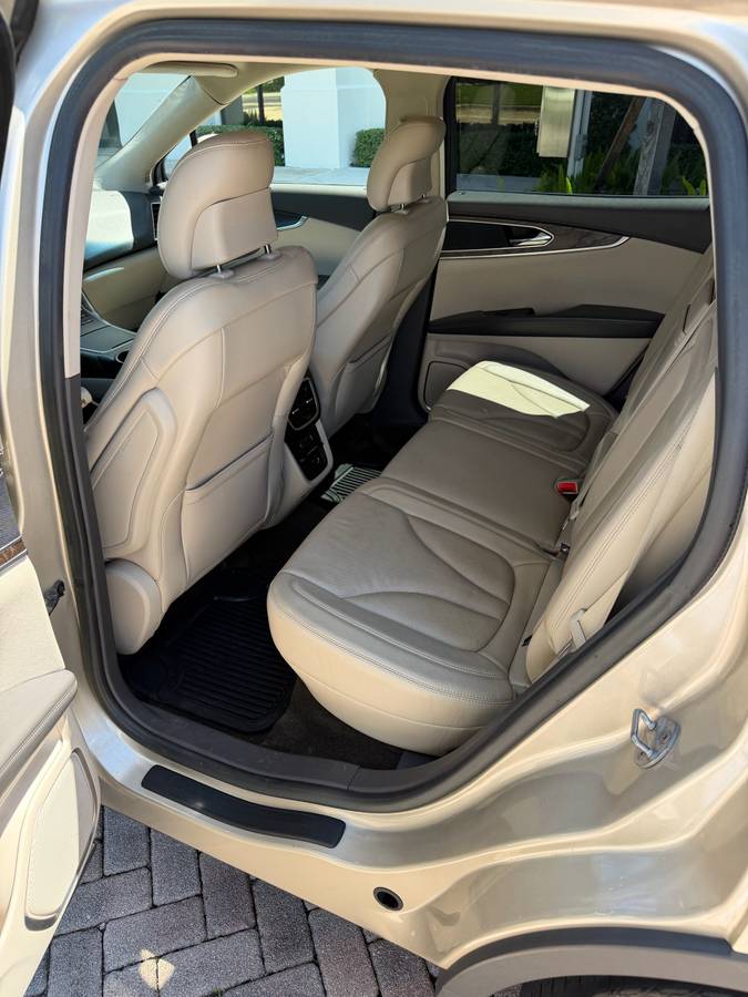 2017 Lincoln, Import USA — Foto 11 z 12