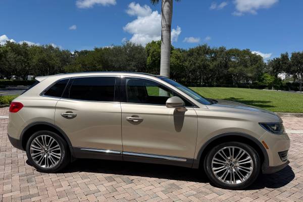 2017 Lincoln, Import USA — Foto 4 z 12