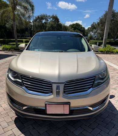 2017 Lincoln, Import USA — Foto 6 z 12