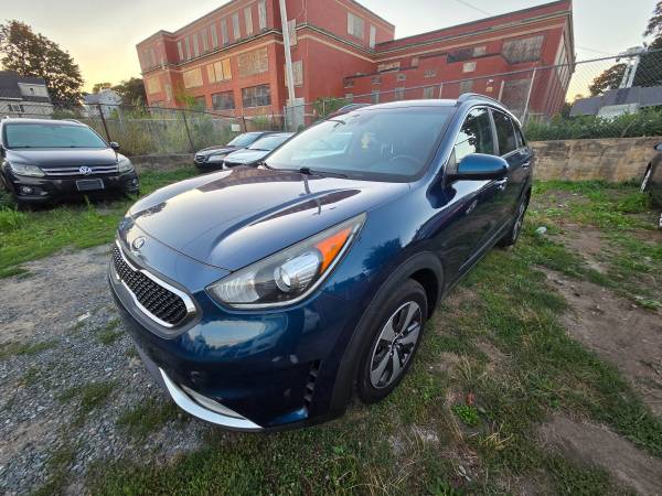 2017 Kia, Import USA — Foto 1 z 6 2017 Kia, Import USA — Foto 1 z 6
