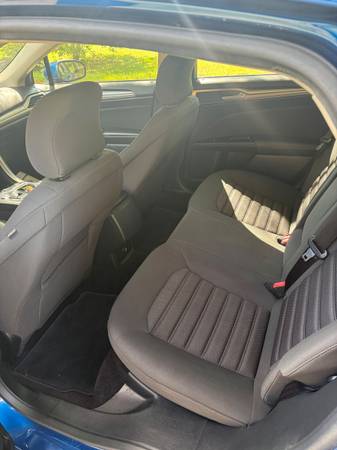 2017 Ford, Import USA — Foto 5 z 12