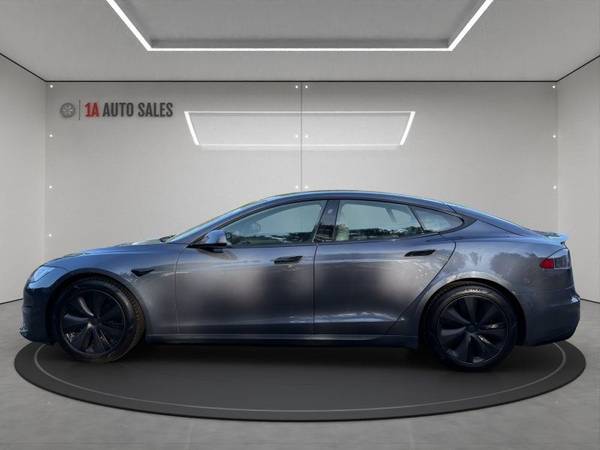 2022 Tesla, Import USA — Foto 2 z 12