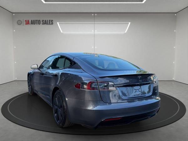 2022 Tesla, Import USA — Foto 3 z 12