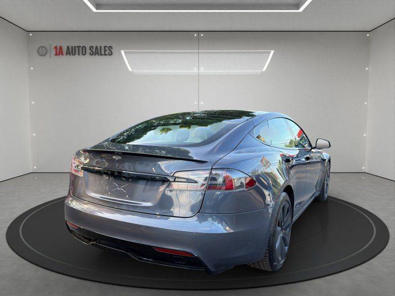2022 Tesla, Import USA — Foto 5 z 12