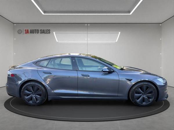 2022 Tesla, Import USA — Foto 6 z 12