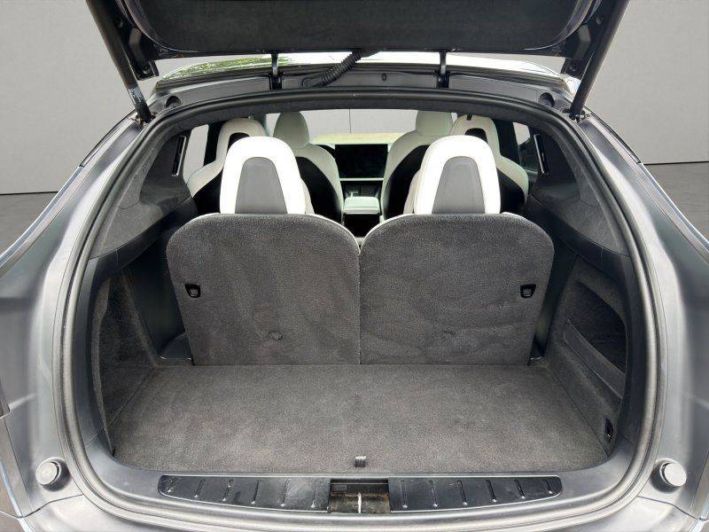 2023 Tesla, Import USA — Foto 11 z 12