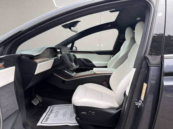 2023 Tesla, Import USA — Foto 9 z 12