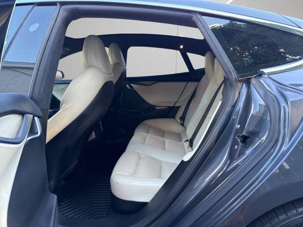 2020 Tesla, Import USA — Foto 10 z 12