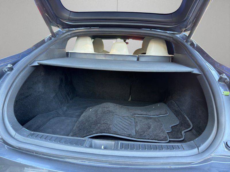 2020 Tesla, Import USA — Foto 11 z 12