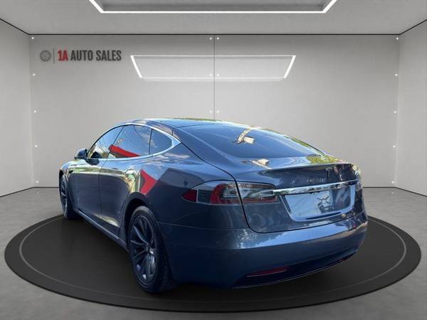 2020 Tesla, Import USA — Foto 3 z 12