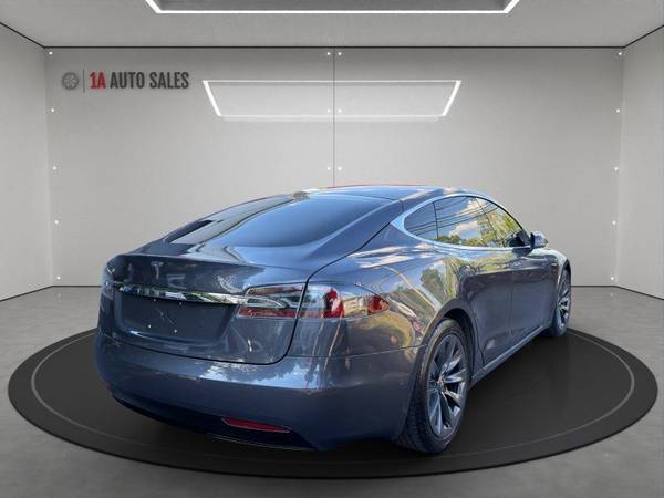 2020 Tesla, Import USA — Foto 5 z 12