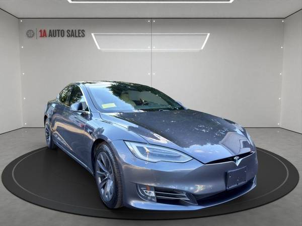 2020 Tesla, Import USA — Foto 7 z 12