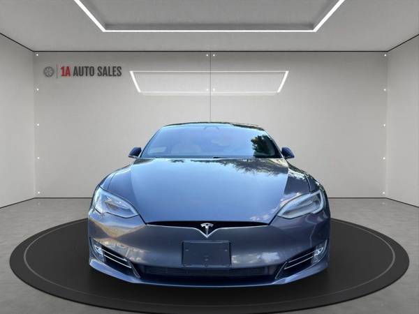 2020 Tesla, Import USA — Foto 8 z 12