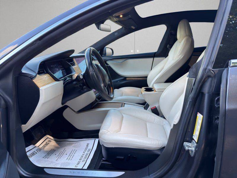 2020 Tesla, Import USA — Foto 9 z 12
