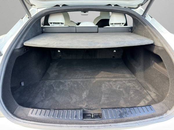 2022 Tesla, Import USA — Foto 11 z 12