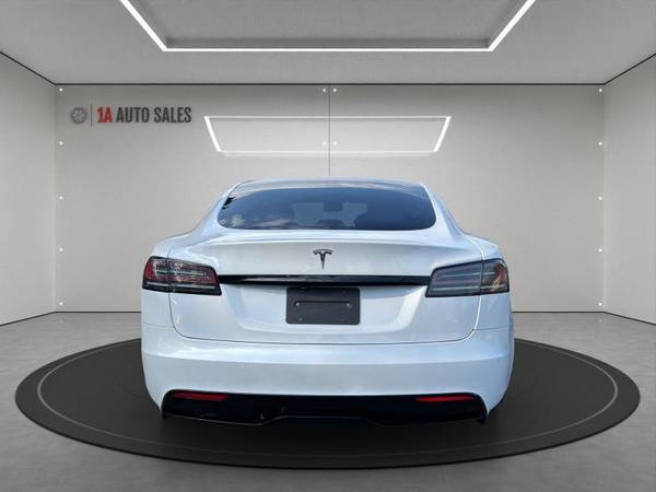 2022 Tesla, Import USA — Foto 4 z 12