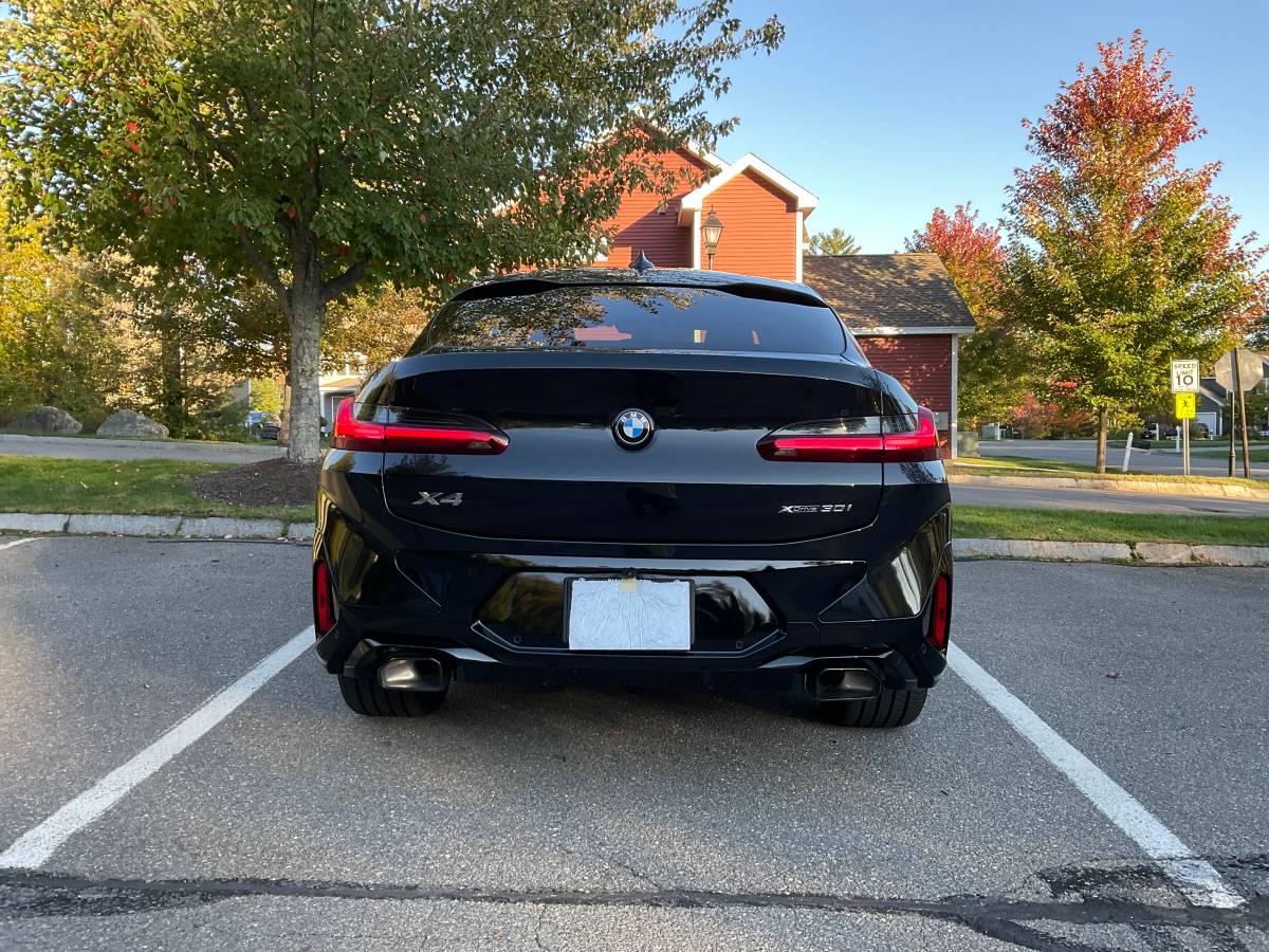 2024 BMW, schwarz, Import USA — Foto 9 z 12