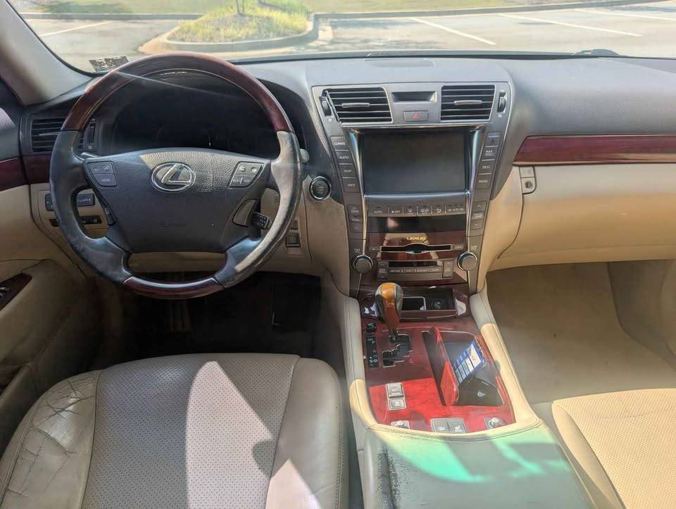 2008 Lexus, Import USA — Foto 12 z 12