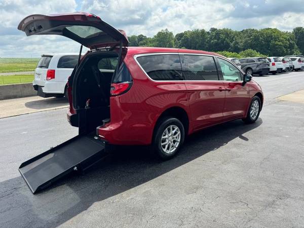 2027 Chrysler, Import USA — Foto 1