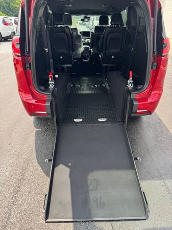 2027 Chrysler, Import USA — Foto 2 z 10