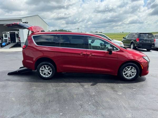 2027 Chrysler, Import USA — Foto 5 z 10
