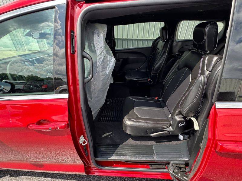 2027 Chrysler, Import USA — Foto 6 z 10