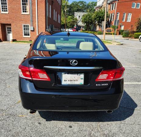 2012 Lexus, Import USA — Foto 5 z 12