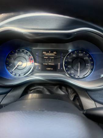 2015 Chrysler, Import USA — Foto 12 z 12
