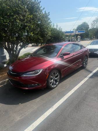 2015 Chrysler, Import USA — Foto 2 z 12