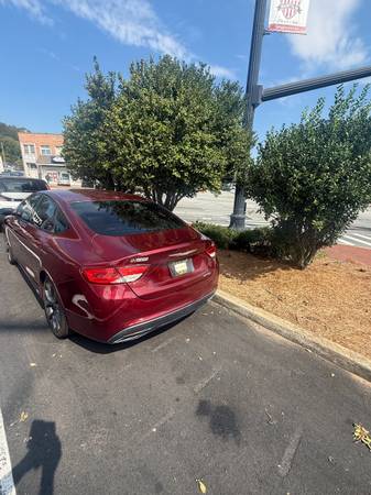 2015 Chrysler, Import USA — Foto 4 z 12