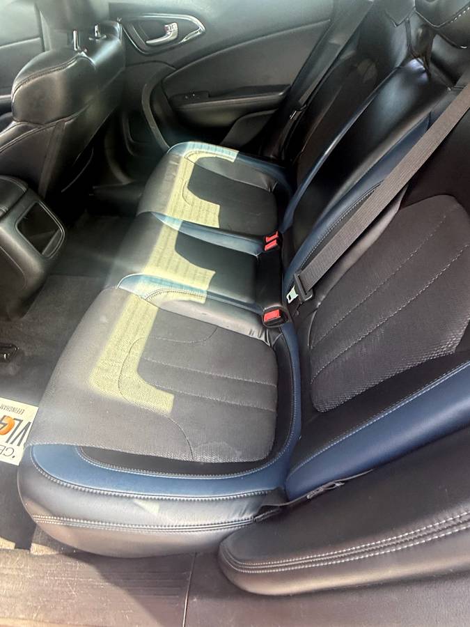 2015 Chrysler, Import USA — Foto 6 z 12