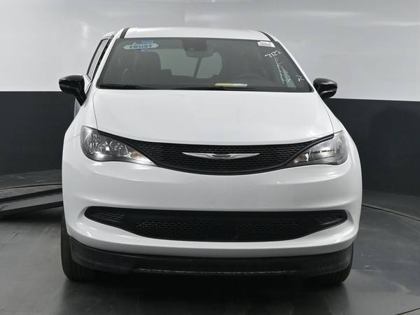 2025 Chrysler, Import USA — Foto 2 z 6