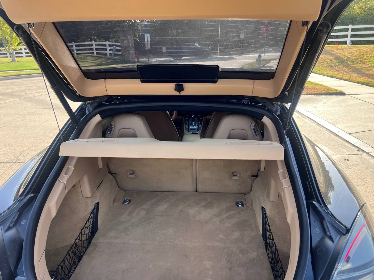 2012 Porsche, Import USA — Foto 5 z 12