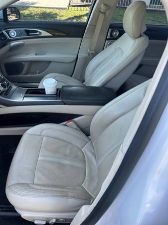 2017 Lincoln, Import USA — Foto 11 z 12