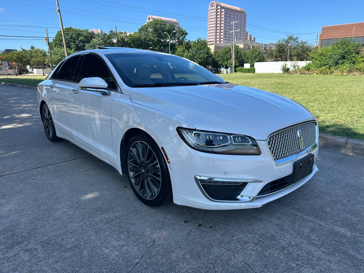 2017 Lincoln, Import USA — Foto 3 z 12