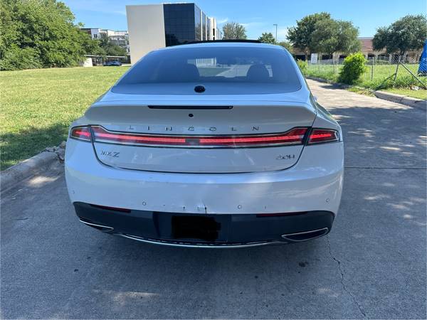 2017 Lincoln, Import USA — Foto 6 z 12