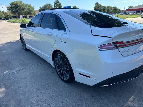 2017 Lincoln, Import USA — Foto 7 z 12