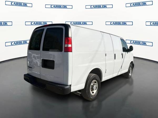 2021 Chevrolet, Import USA — Foto 5 z 12