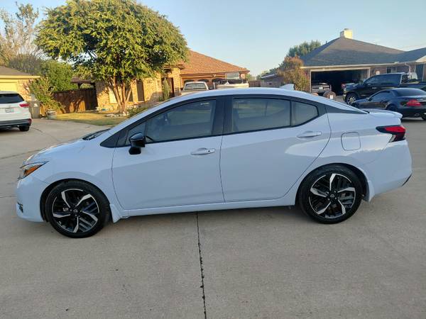 2023 Nissan, Import USA — Foto 12 z 12