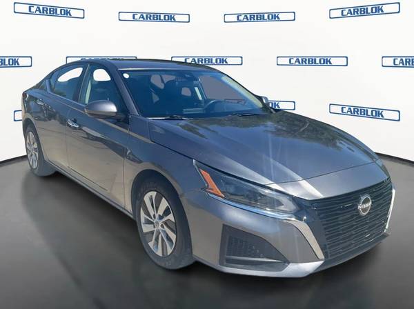 2023 Nissan, Import USA — Foto 3 z 12