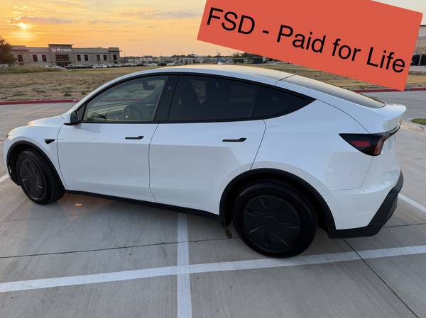 2026 Tesla, Import USA — Foto 1