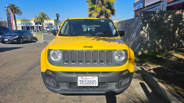 2015 Jeep, Import USA — Foto 2 z 12