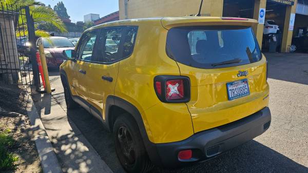 2015 Jeep, Import USA — Foto 9 z 12