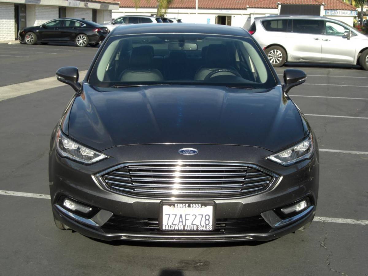 2017 Ford, Import USA — Foto 2 z 12