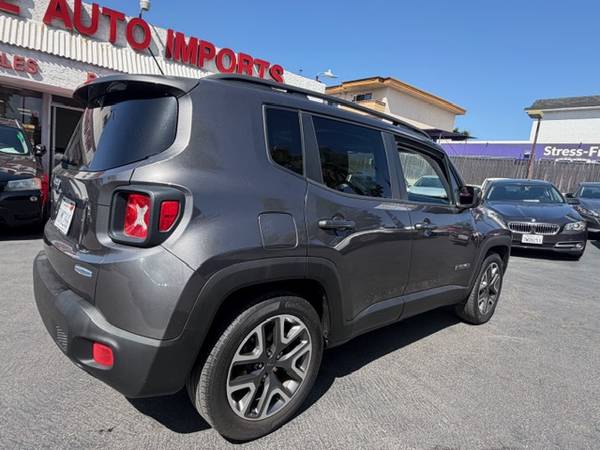 2016 Jeep, Import USA — Foto 10 z 12