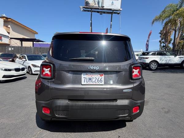2016 Jeep, Import USA — Foto 12 z 12
