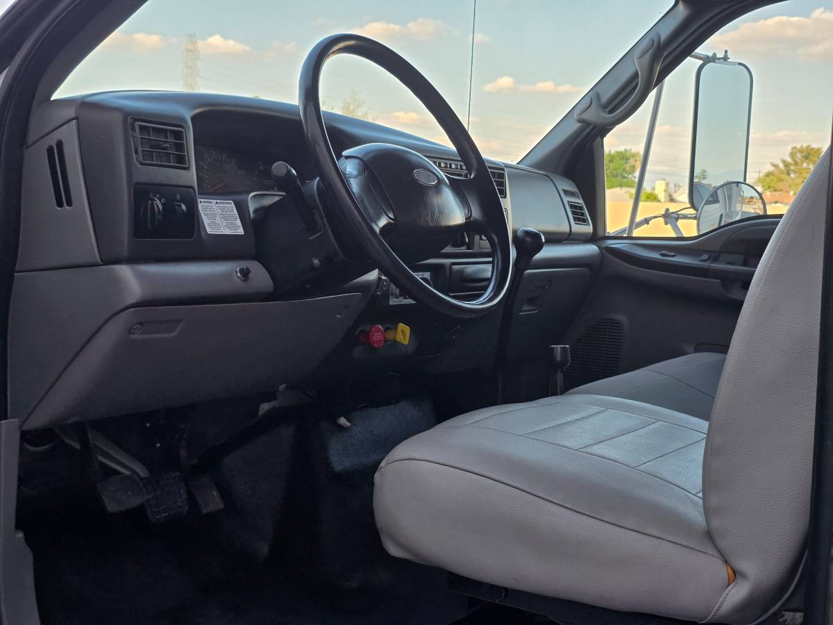 2010 Ford, Import USA — Foto 12 z 12