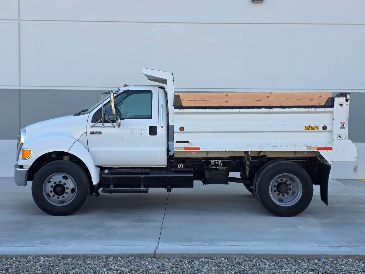 2010 Ford, Import USA — Foto 6 z 12